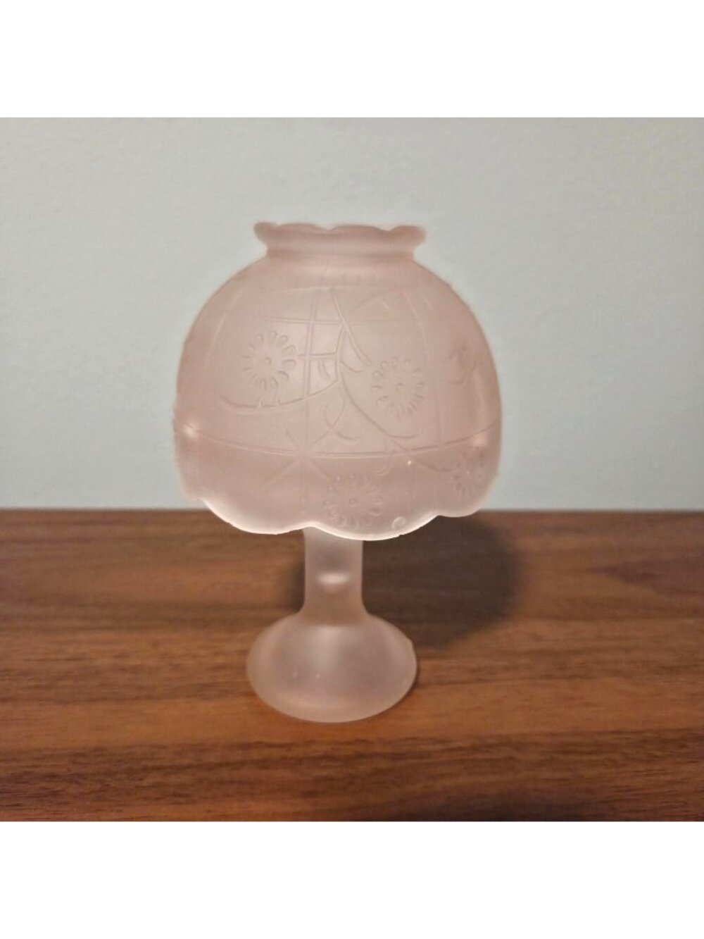 Vintage Frosted Pink Glass Fairy Lamp Floral Pattern Satin Scalloped 2 Pieces